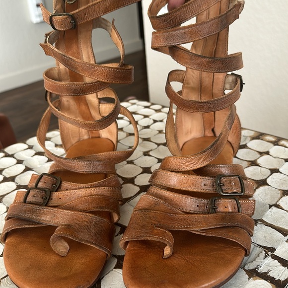 Bed|Stu Seneca Gladiator Sandal in Tan
Rustic Size 10 - Picture 9 of 11